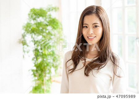 女性 長髪 ポートレートの写真素材 女性 長髪 ポートレートの写真素材