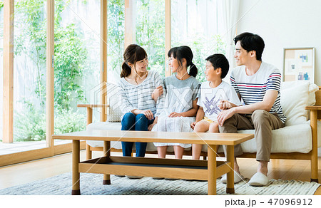 若い家族 若い家族 47096912