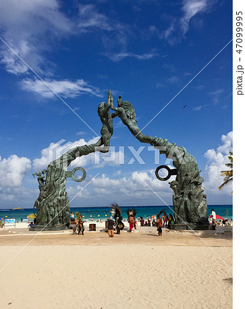 Mexico,Cozumel Summer 白い砂浜 青い海と空 プラヤデルカルメン 47099995