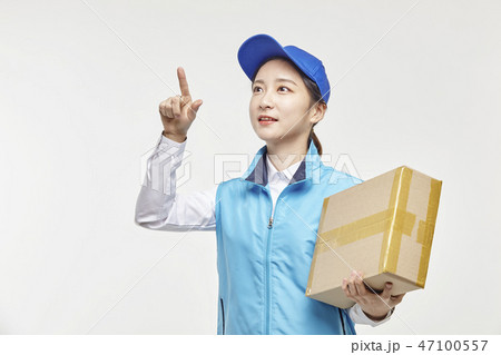 宅配便 配達員 配送 47100557