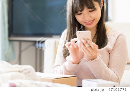 若い女性 47101771