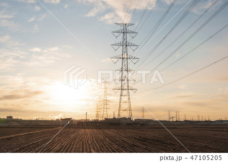 電力　鉄塔　ライフライン　早朝　朝 47105205