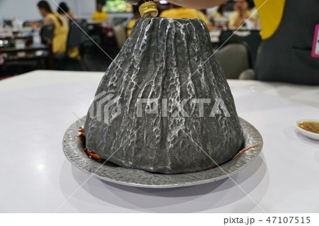 タイ王国ナコーンパトム(ナコンパトム)のグルメ「エビ火山蒸し焼き」 タイ王国ナコーンパトム(ナコンパトム)のグルメ「エビ火山蒸し焼き」 47107515