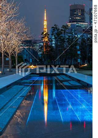 都市風景 品川シーズンテラスから見る東京タワー 冬の写真素材