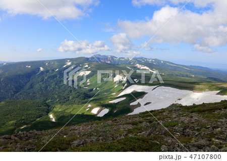 高根ヶ原_トムラウシ遠景_緑岳より 47107800