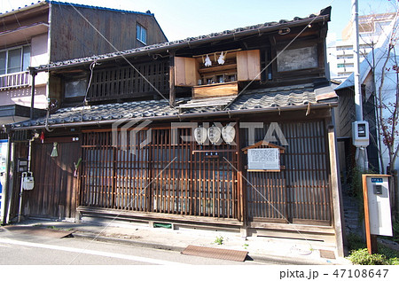 名古屋市:祭礼日の屋根神〔四間道〕 名古屋市:祭礼日の屋根神〔四間道〕 47108647
