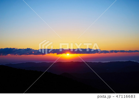 伊勢市_朝熊山山頂からの日の出_No9 47116683