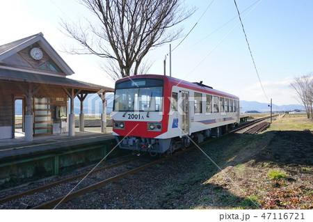 南阿蘇鉄道の見晴台駅と列車　(熊本県阿蘇郡南阿蘇村) 47116721