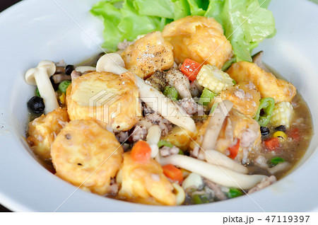 stir-fried tofu and mushroom stir-fried tofu and mushroom 47119397