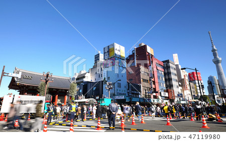 日本の東京都市景観 浅草寺などを望む(歩行者天国)。平成最後のお正月=平成31年1月2日撮影 日本の東京都市景観 浅草寺などを望む(歩行者天国)。平成最後のお正月=平成31年1月2日撮影 47119980