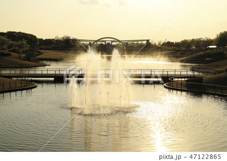 国営ひたち海浜公園 夕暮れの水のステージと翼のゲート 国営ひたち海浜公園 夕暮れの水のステージと翼のゲート 47122865