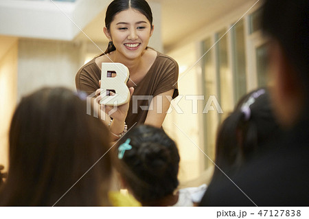 女性　教師　スクールライフ 47127838