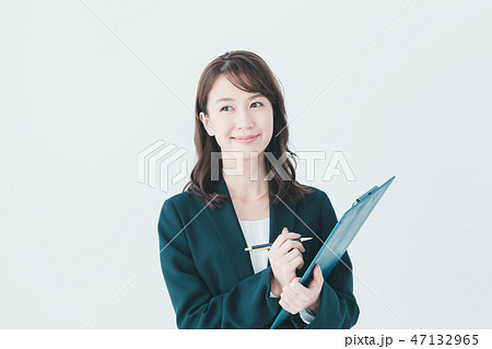young woman 47132965
