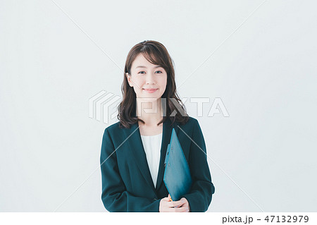 young woman 47132979