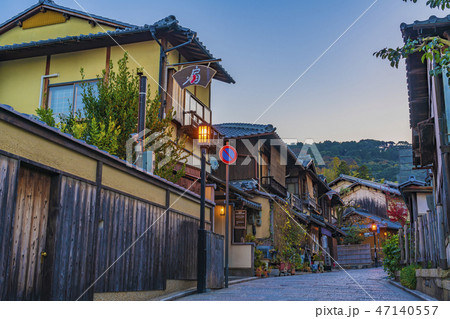 京都 早朝の産寧坂(三年坂) 京都 早朝の産寧坂(三年坂) 47140557