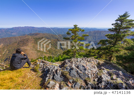 百名山「八経ヶ岳」弥山山頂の、国見八方覗の大展望(奈良県吉野郡)※作品コメント欄に撮影位置 47141136