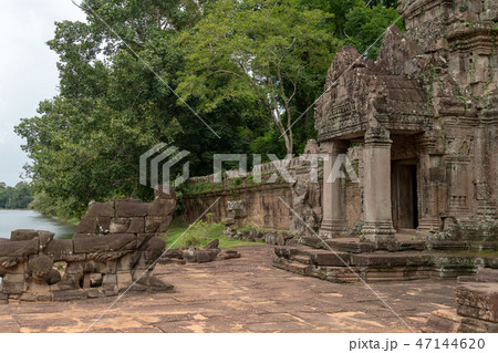 Preah Khan entrance on bridge over river 47144620