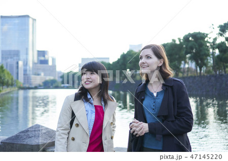 外国人と東京観光 皇居 外国人と東京観光 皇居 47145220