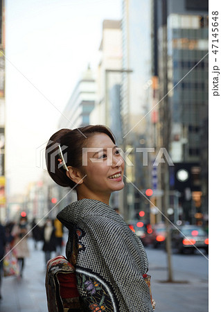 和服の女性と銀座の街 47145648