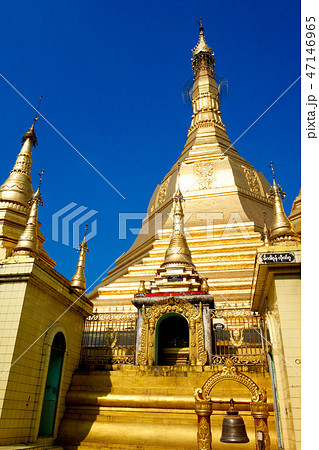 ヤンゴン　スーレーパゴダ 47146965