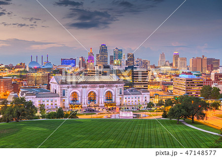 Kansas City, Missouri, USA downtown skyline 47148577