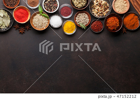 Set of various spices and herbs 47152212
