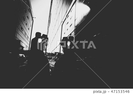 Wedding couple on backround mirror buildings 47153546