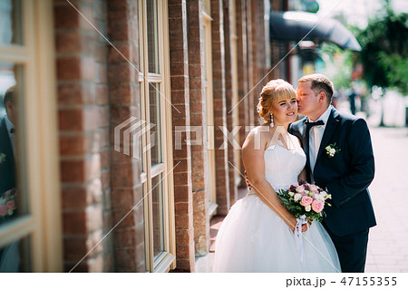 bride and groom on the background of the city 47155355