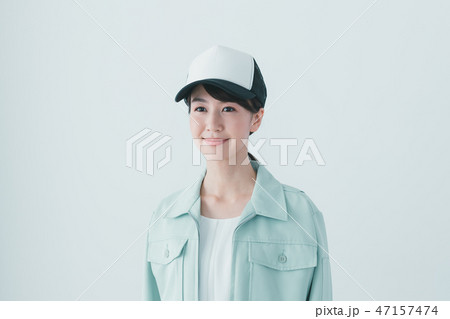 young woman 47157474