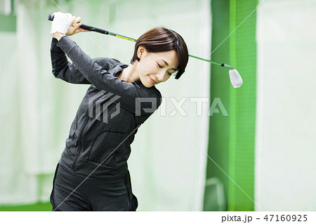 ゴルフ　ゴルフスクール　フィットネス　スポーツジム　女性 47160925