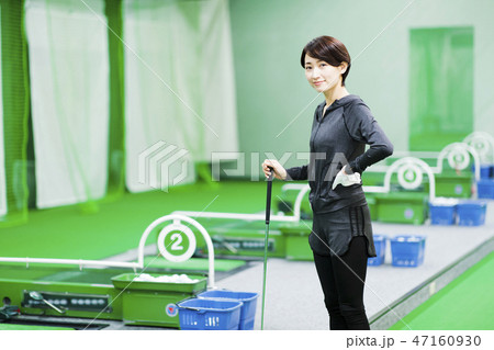 ゴルフ　ゴルフスクール　フィットネス　スポーツジム　女性 47160930