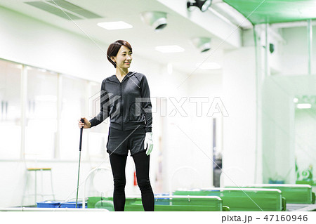 ゴルフ　ゴルフスクール　フィットネス　スポーツジム　女性 47160946