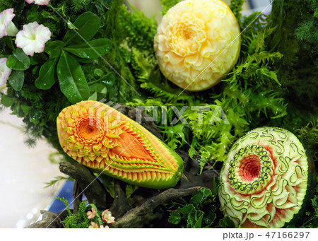Fruit and vegetable carvings, thai fruit carving 47166297