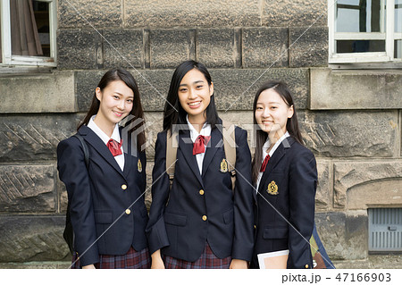 女子高校生旅行写真 女子高生 札幌 修学旅行 札幌市資料館の写真素材 [47166903] - PIXTA