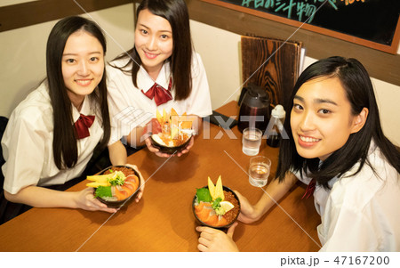 女子高生　札幌　修学旅行　 47167200