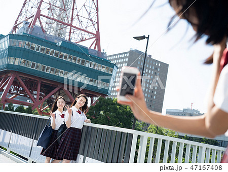 女子高生　札幌　修学旅行　テレビ塔 47167408