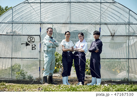 男女 農業 ハウス栽培 男女 農業 ハウス栽培 47167530