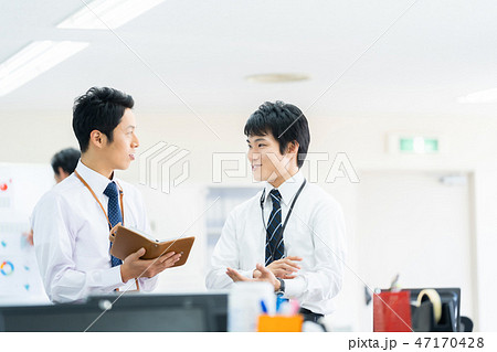 男性会社員　ビジネスマンビジネスイメージ 47170428
