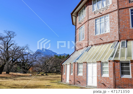 【山梨県北杜市】秋の清春芸術村　ラ・リューシュと甲斐駒ケ岳 47171350
