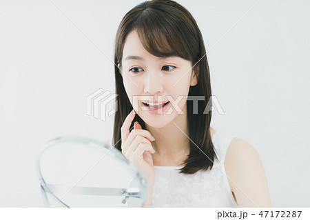 young woman 47172287
