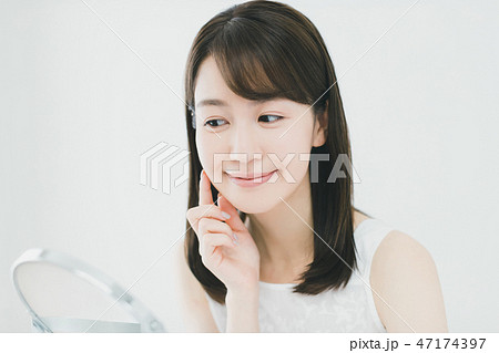 young woman young woman 47174397