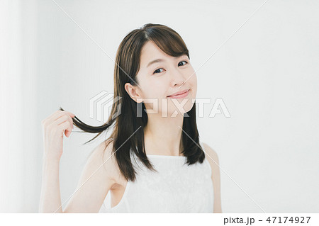 young woman young woman 47174927