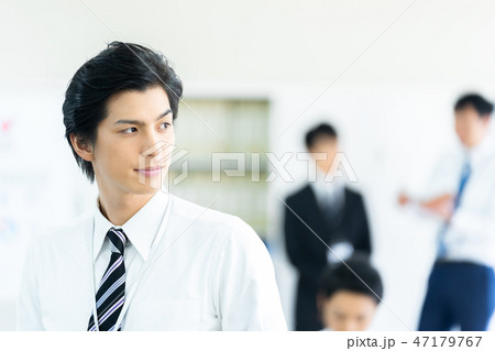 男性会社員 ビジネスマンビジネスイメージ 男性会社員 ビジネスマンビジネスイメージ 47179767