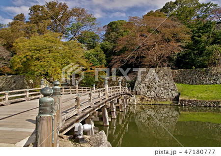 彦根城のお堀の風景 47180777