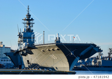 夕陽の中の護衛艦いずも 47181942