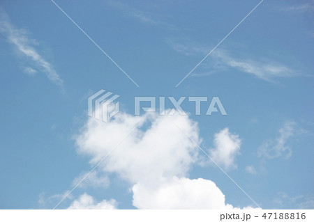 Heart cloud in blue sky 47188816
