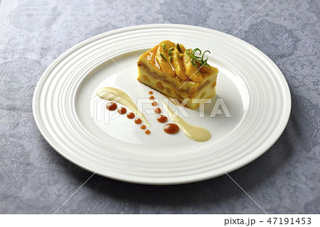 パンプディング／bread and butter pudding 47191453