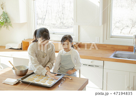 親子でお菓子作り 親子でお菓子作り 47194835
