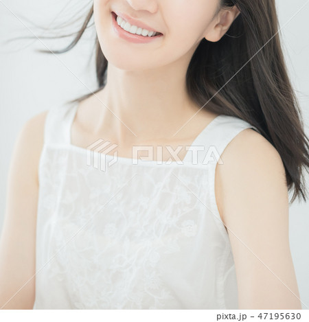 young woman young woman 47195630