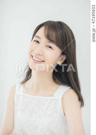 young woman young woman 47195632